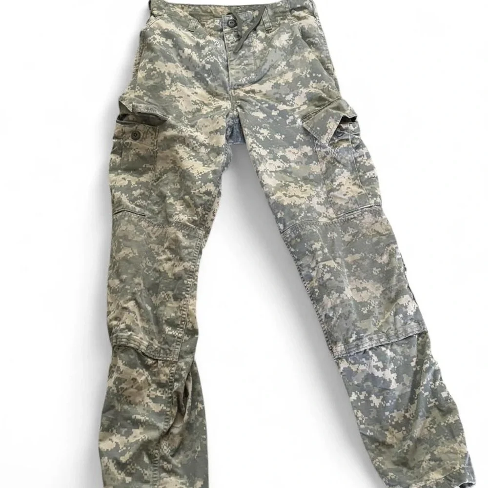 Authentic U.S. Army ACU digital camo‎ cargo pants in size Small